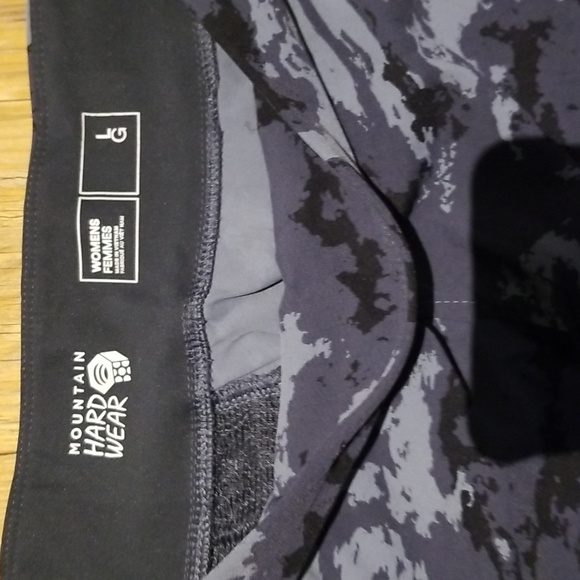 Women's Mountain HardWear grey black camo side zip pockets covered back szL - Picture 3 of 6